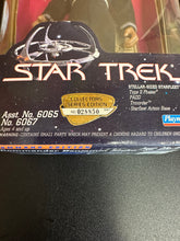 Load image into Gallery viewer, Playmates Collector Series Star Trek Commander Benjamin Sisko Figure Command Edition Box Damage
