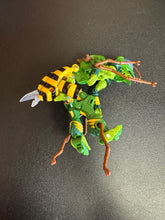 Load image into Gallery viewer, Transformer Generations Waspinator Preowned Missing Wing
