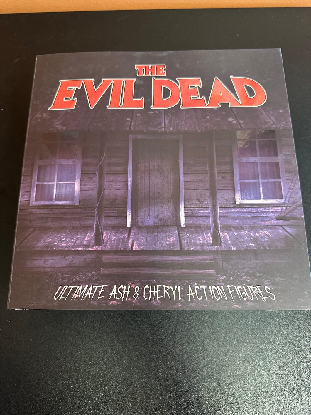 NECA THE EVIL DEAD ULTIMATE ASH & CHERYL ACTION FIGURES
