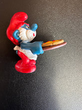 Load image into Gallery viewer, Schleich 1984 Peyo Pizza Papa Smurf  2” Figure
