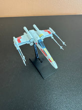 Load image into Gallery viewer, Bandai Star Wars X-Wing Starfighter plastic model kit vehicle model 002 BUILT
