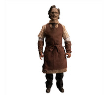 Load image into Gallery viewer, THE TEXAS CHAINSAW MASSACRE (2003) - LEATHERFACE 1:6 SCALE FIGURE
