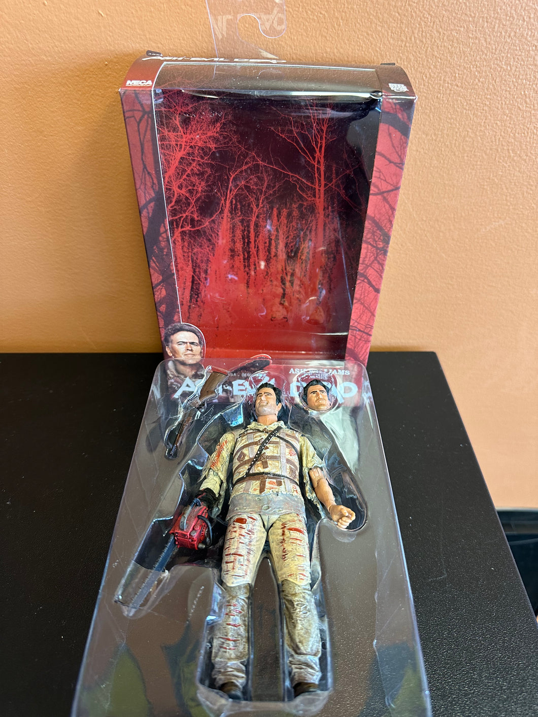 NECA STARZ SERIES ASH VS EVIL DEAD ASH WILLIAMS (ASYLUM) PREOWNED FIGURE