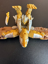 Load image into Gallery viewer, Takara Tomy Transformers Rise of the Beasts Airazor BD-03 Loose Figure
