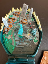 Load image into Gallery viewer, Trendmasters 1994 Godzilla vs. Rodan NY Battle Micro Playset Incomplete
