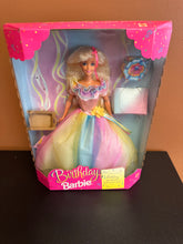 Load image into Gallery viewer, MATTEL 1997 BIRTHDAY BARBIE LOOSE INSIDE ITEMS 18224
