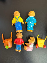 Load image into Gallery viewer, McDonald’s Berenstain Bears Toy Set of 4 Preowned Incomplete
