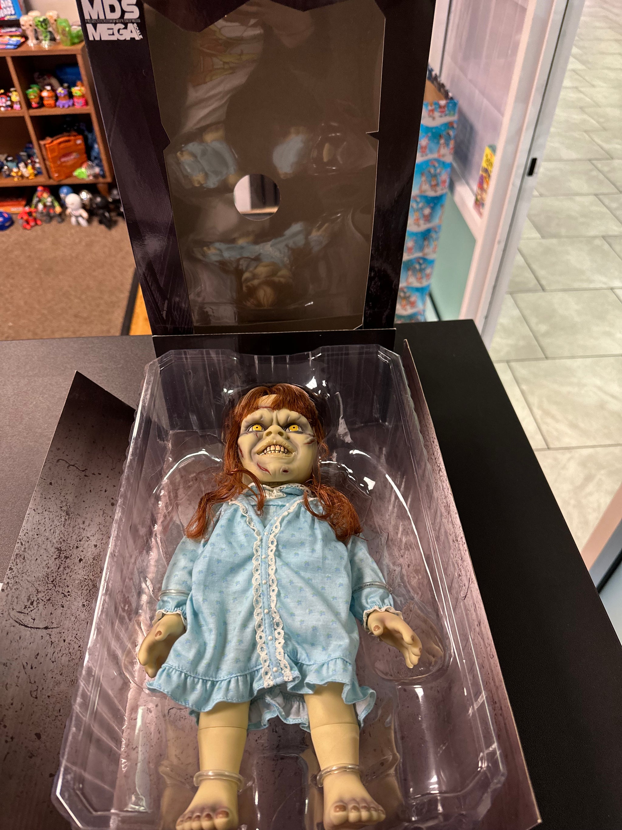 希少 未開封 MEZCO エクソシスト リーガン デザイナーシリーズ フィギュア Amazon.com: Exorcist Mezco Designer Series - The Regan 6