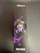 Load image into Gallery viewer, S.H.Figuarts DRAGONBALL SON GOKU Event Exclusive Color Edition SIGNED STEPHANIE NADOLNY NO COA
