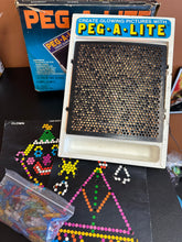 Load image into Gallery viewer, World Toy Inc. Peg-A-Lite 2 Pictures and Pegs Works!
