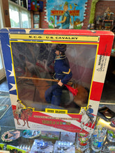 Load image into Gallery viewer, Soldiers of the World Civil War N.C.O. U.S. Cavalry Union Soldier 12” with Horse in Box
