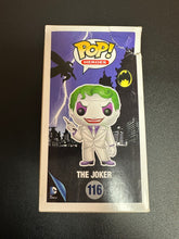 Load image into Gallery viewer, FUNKO POP BATMAN THE DARK KNIGHT RETURNS THE JOKER PX 116 BOX DAMAGE
