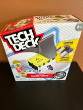 Load image into Gallery viewer, Tech Deck Power Flippin’ with Finger Board
