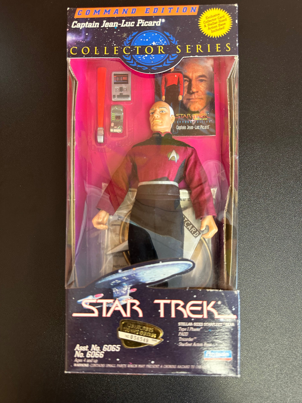 Playmates Collector Series Star Trek Captain Jean-Luc Picard Figure Command Edition Box Damage