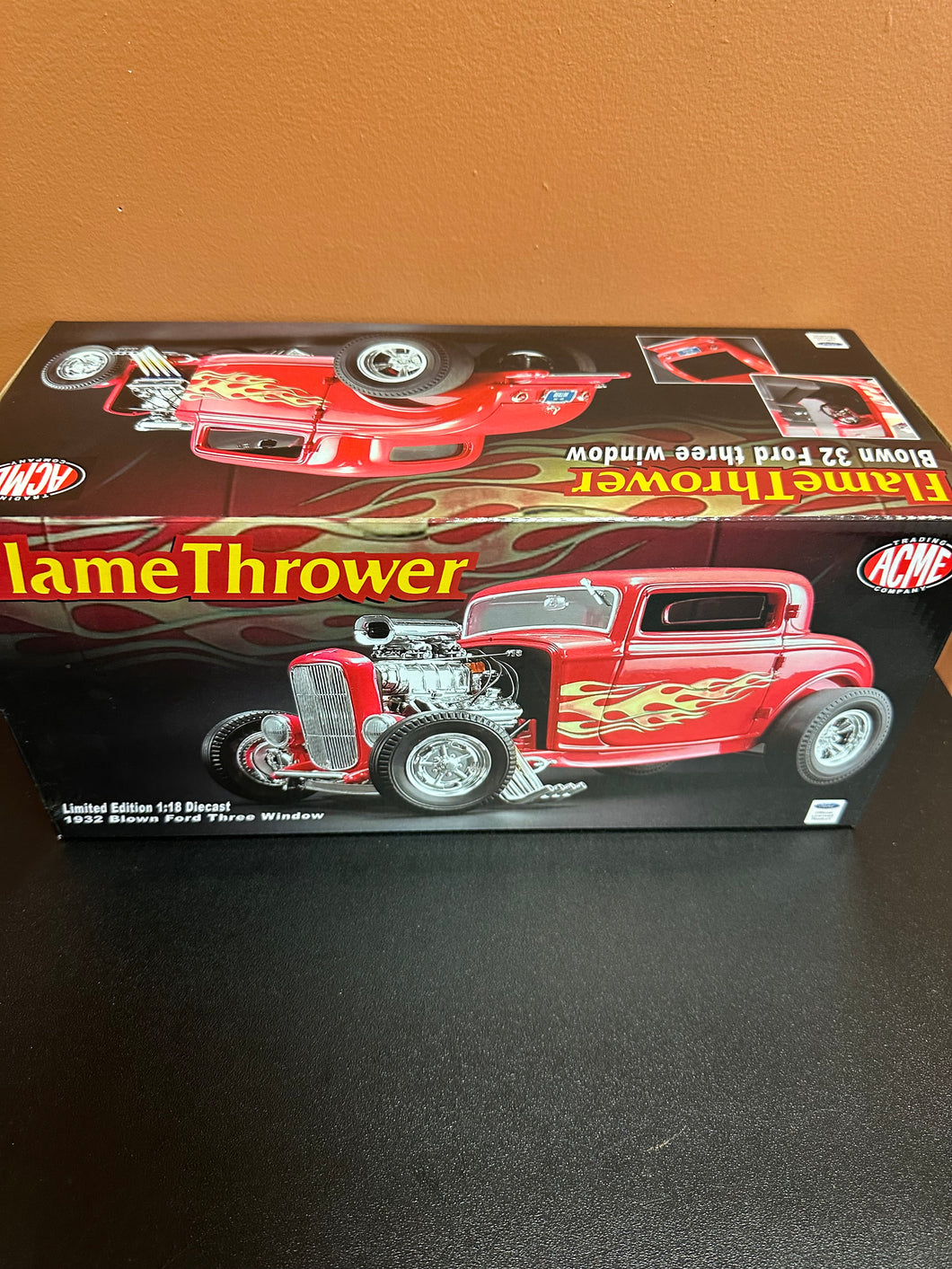 ACME 1932 BLOWN FORD THREEE WINDOW FLAMETHROWER 1:18