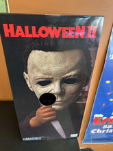 Load image into Gallery viewer, MEZCO MDS MEGA SCALE HALLOWEEN II MICHEAL MYERS TALKING DOLL
