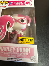 Load image into Gallery viewer, FUNKO POP DC HEROES HARLEY QUINN HOT TOPIC 45 BOX DAMAGE
