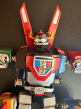 Load image into Gallery viewer, KNOCK OFF Fantasy Jewel Voltron KO Preowned Figure Broken Tail
