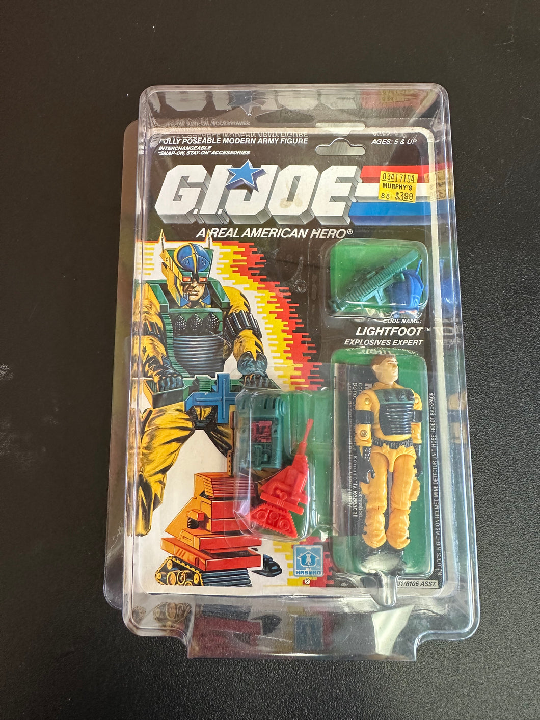 Hasbro G.I. Joe 1987 Lightfoot Explosives Expert on Card Not Mint