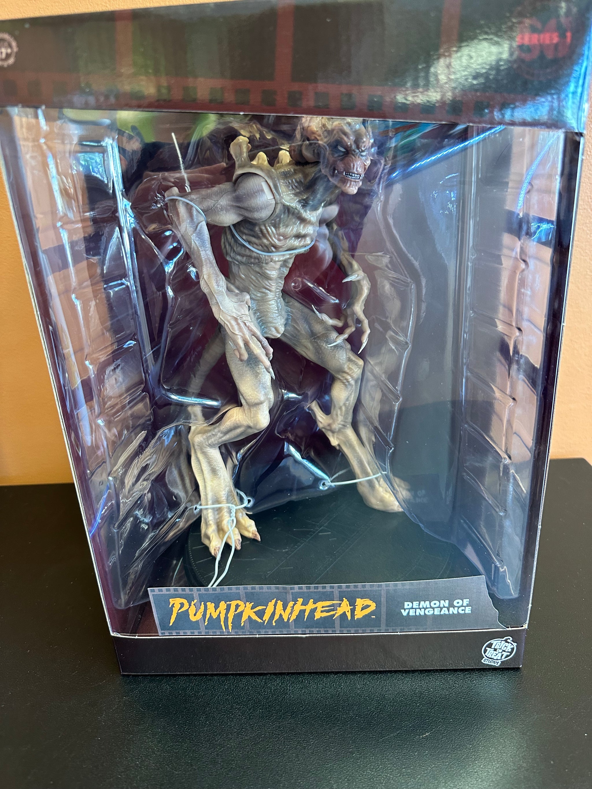 SCREAM GREATS - PUMPKINHEAD - 10” FIGURE – Hitchhiker Toys