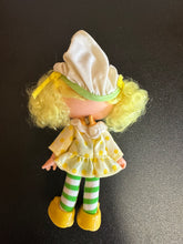 Load image into Gallery viewer, Strawberry Shortcake 1981 Lemon Meringue Preowned Doll
