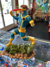 Load image into Gallery viewer, DIAMOND SELECT GALLERY MARVEL  X-MEN CYCLOPS PVC STATUE OPEN BOX DAMAGE
