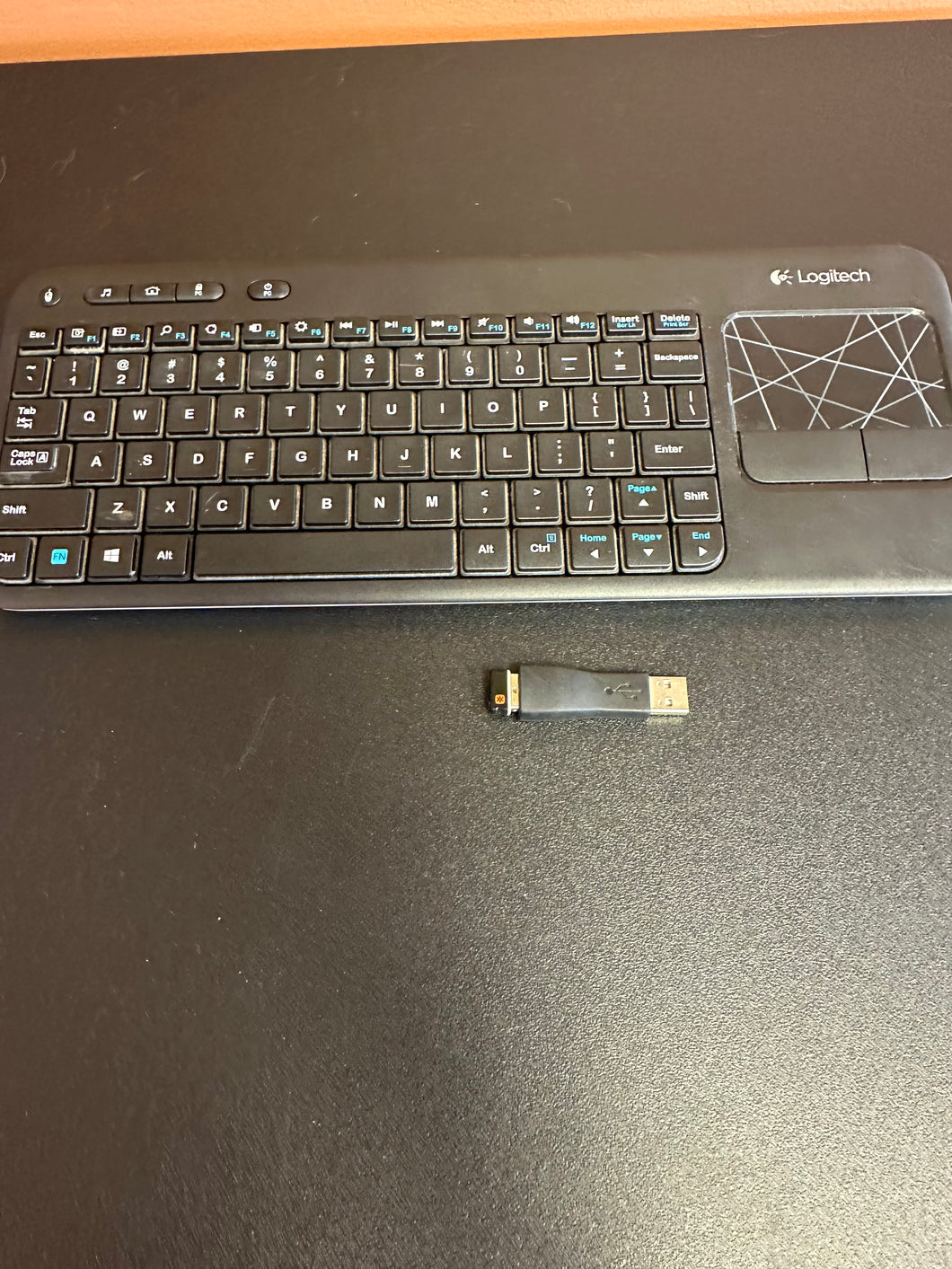 Logitech K400r Wireless Keyboard with Adapter Preowned