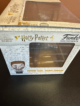 Load image into Gallery viewer, FUNKO MINI MOMENTS HARRY POTTER POTIONS CLASS SEAMUS FINNIGAN CHASE
