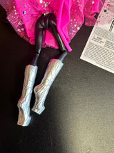 Load image into Gallery viewer, Monster High Caty Noir No Mic Preowned Doll
