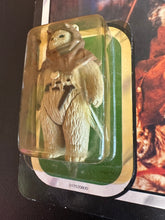 Load image into Gallery viewer, KENNER STAR WARS RETURN OF THE JEDI 1983 CHEF CHIRPA JAPANESE BACK READ DETAILS

