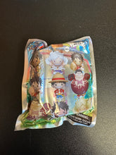 Load image into Gallery viewer, ONE PIECE 3D FIGURAL MYSTERY BAG CLIP SERIES 4 Sealed
