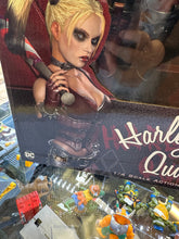 Load image into Gallery viewer, NECA BATMAN ARKAM CITY HARLEY QUINN 1/4 SCALE ACTION FIGURE BOX DMG
