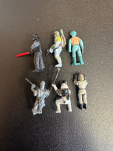 Load image into Gallery viewer, Micromachines Star Wars Lot of 6 Minifigures
