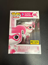 Load image into Gallery viewer, FUNKO POP DC HEROES HARLEY QUINN HOT TOPIC 45 BOX DAMAGE
