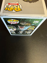 Load image into Gallery viewer, FUNKO POP MONSTER HUNTER HUNTER 296 BOX DAMAGE
