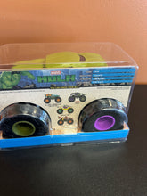 Load image into Gallery viewer, Hot Wheels Marvel Hulk Monster Truck 1/24 Scale
