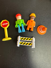 Load image into Gallery viewer, Mini Figure City Construction Worker Figures with Extras
