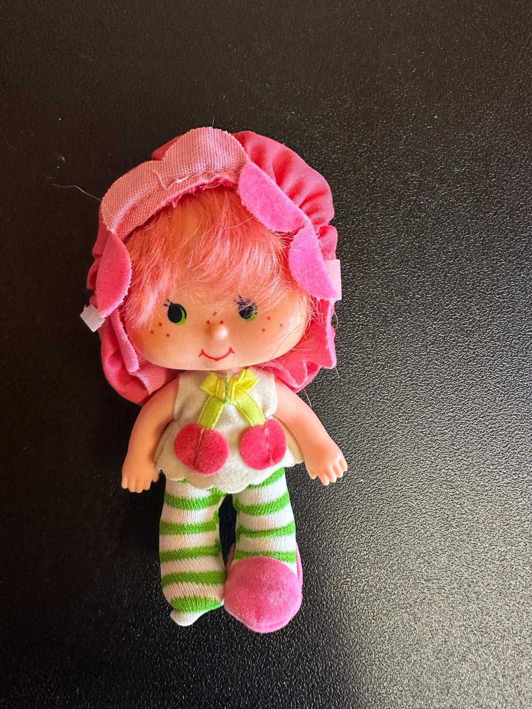 Strawberry Shortcake 1981 Cherry Cuddler Preowned Doll