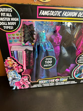 Load image into Gallery viewer, Monster High Fangtastic Fashion Designer 2024
