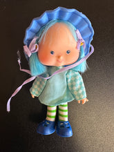 Load image into Gallery viewer, Strawberry Shortcake 1981 Blueberry Muffin Preowned Doll
