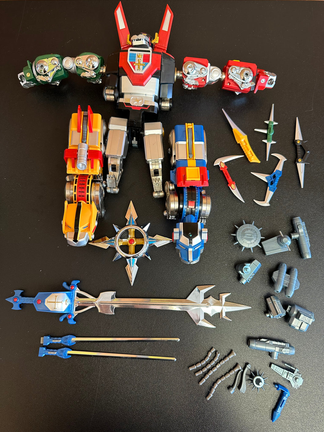 KNOCK OFF Fantasy Jewel Voltron KO Preowned Figure Broken Tail