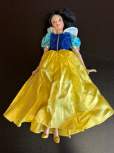 Load image into Gallery viewer, Franklin Mint Heirloom Dolls Snow White 13” Preowned Broken Figure
