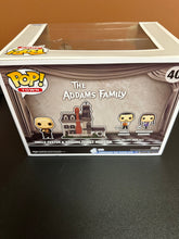 Load image into Gallery viewer, FUNKO POP TOWN UNCLE FESTER &amp; ADDAMS FAMILY MANSION 40
