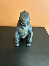 Load image into Gallery viewer, Bandai Godzilla Atomic Roar 11” Preowned Figure Works!
