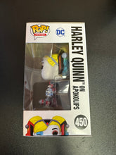 Load image into Gallery viewer, FUNKO POP DC HARLEY QUINN WITH PIZZA 452
