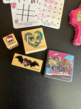 Load image into Gallery viewer, Monster High Stationary Set Preowned
