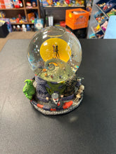 Load image into Gallery viewer, NIGHTMARE BEFORE CHRISTMAS JACK SKELLINGTON SALLY MUSICAL SNOWGLOBE PREOWNED

