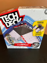 Load image into Gallery viewer, Tech Deck Pyramid Point with Finger Board
