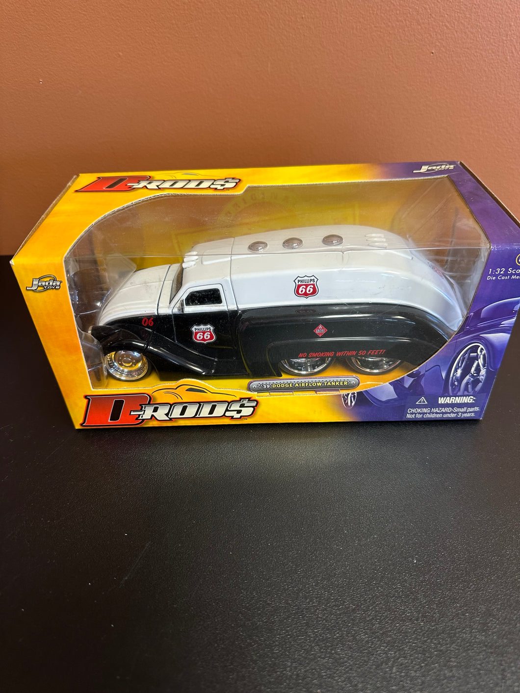Jada D-Rods ‘39 Dodge Airflow Tanker Phillips 66 1:32 Damaged