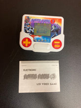 Load image into Gallery viewer, TIGER ELECTRONIC Mega Man 3 LCD Video Game
